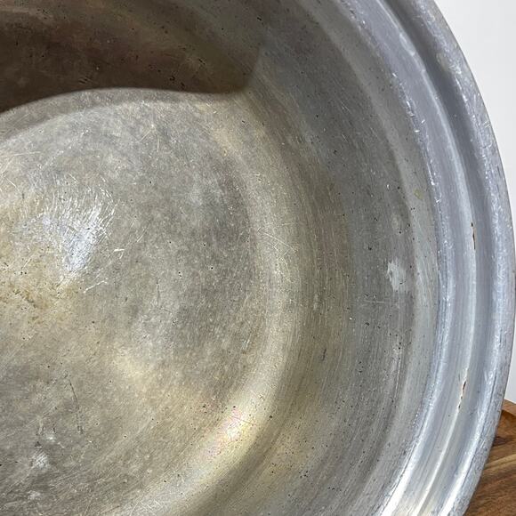 WEAR EVER 4 qt. Stock Pot Dutch Oven No. 824 Aluminum NO LIDE Made USA Vintage - Picture 10 of 12